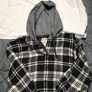 American Eagle black and white flannel HOOD (NEW)